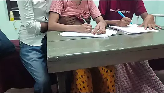 Учитель дези и студент занимаются сексом в Индии
