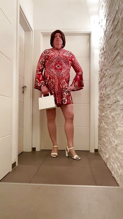 Nicolette in her new sandals and new handbag – I think she looks sexy