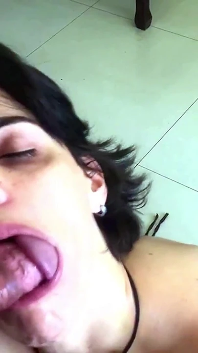 Beautiful MILF Loves Cum In Mouth | 短片 1