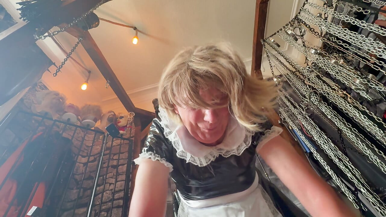 Del 4: - Hushjelp Jaynes godbit med Lanista Bear for å være en flink pike. Blow jobs, popping av godteri og knulle!