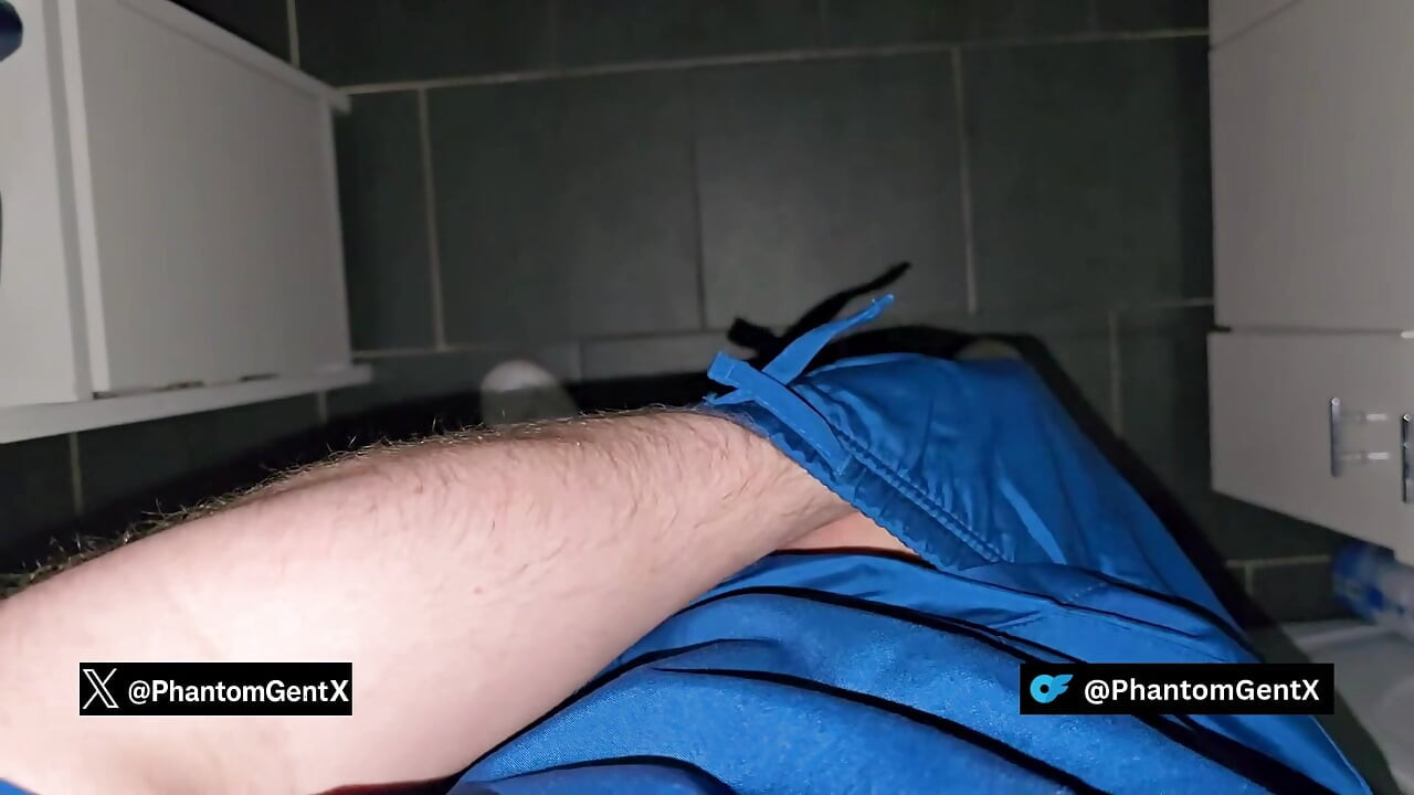 German Doctor sneaks to toilet and jerks out his secret - PhantomGentX