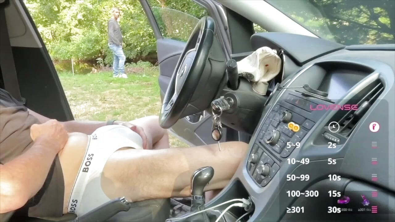 O Întâlnire Spontană Devine Fierbinte