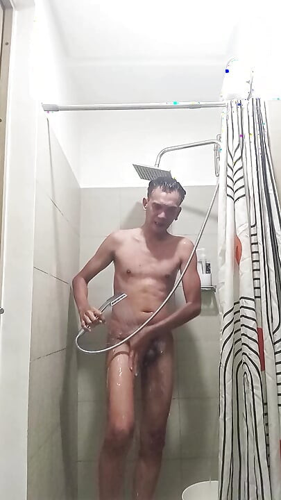 Kupam se jer čekam svoju curu