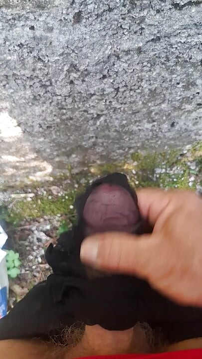 Éjaculation sur les chaussures