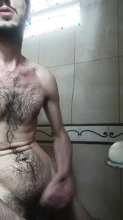 Petang Di Bilik Mandi