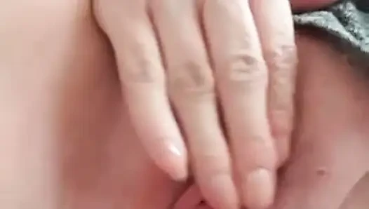 Memek bengkak butuh permainan