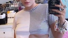 Bella Thorne-selfie onder de borsten 6-10-2020