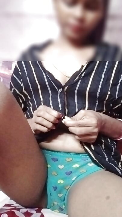Indian horny housewife dildo fucking orgasam video