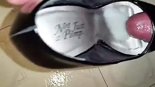Pump porn video – open toe pumps cummed.