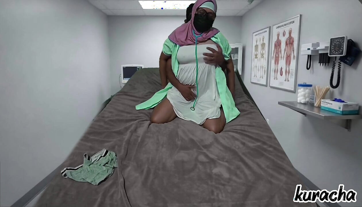 Lady Doctor fake checkup to get fuck from Patient