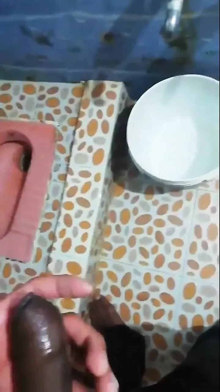 Cum my big dick in washroom
