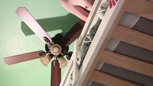 Das zimmer mit deiner stiefschwester wird sexuell .. Deshalb sind Stockbetten immer eine gute Idee!