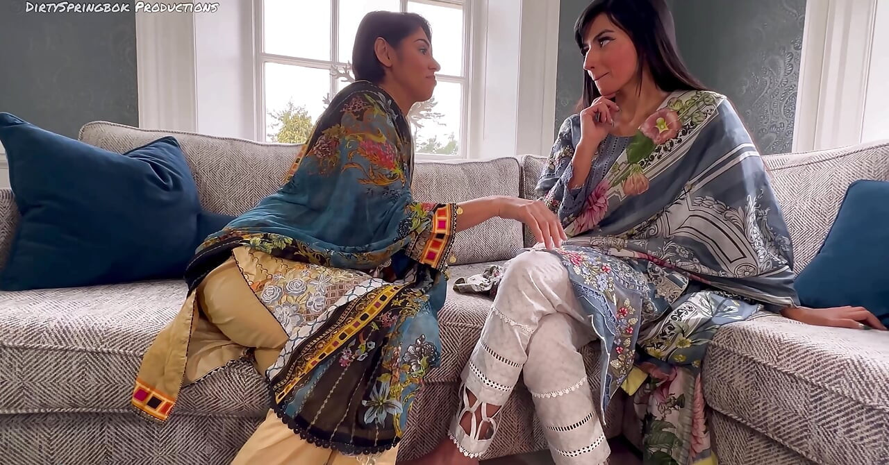 Skilt Bhabi forfører Aaliyah Yasin under Ramadan