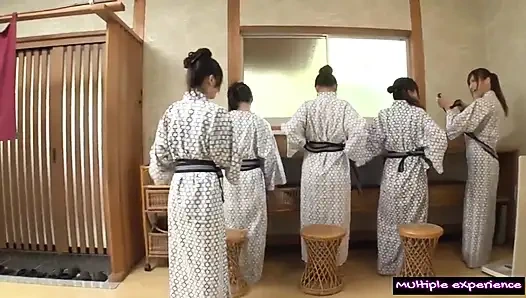 Свежие подражание моделей, захваченных вместе чудо в пять раз групповая съемка