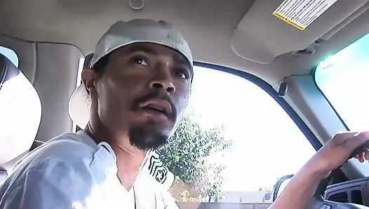 Feines weißes arschküken von einem großen schwarzen schwanz gefickt