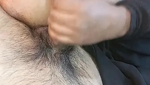 Bhabhi ne devar ka hath se lund ka pani nikala