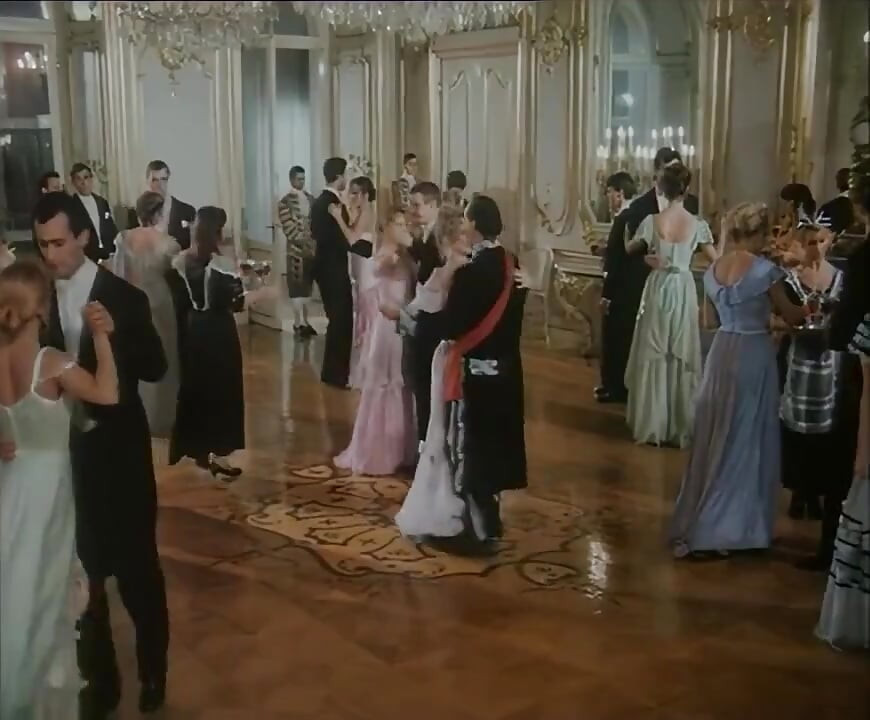 A Merry Widow - Vol. #01