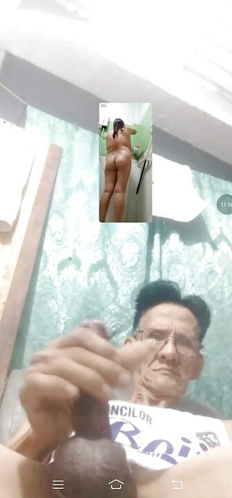 私たちはお互いを気持ちよくさせるために何でもするわ。そして楽しい時間を過ごすの