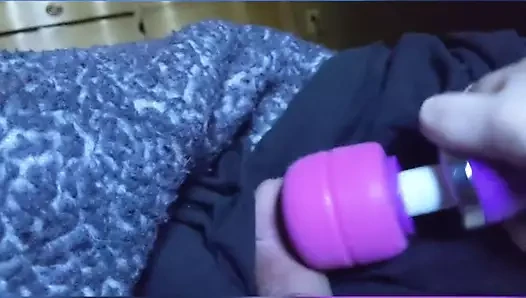 Oyuncak kullanma (sonda yüksek sesli müzik)