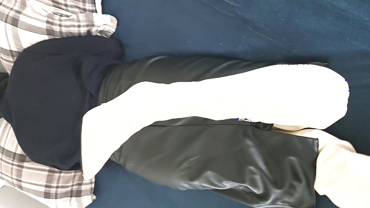 White boots have me completely at her mercy, size 36