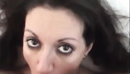 Сосущая большой член, дрочка ногами, фут-фетиш