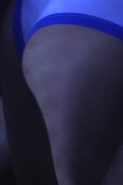 Bisexual Girl Finally Tries a Pussy