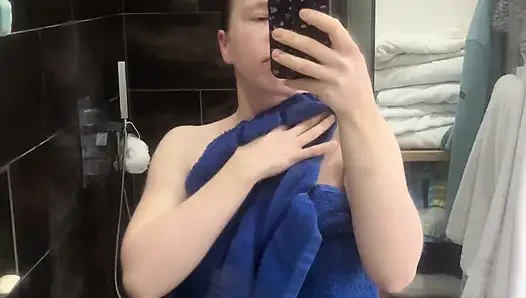 Пойдём принять душ со мной