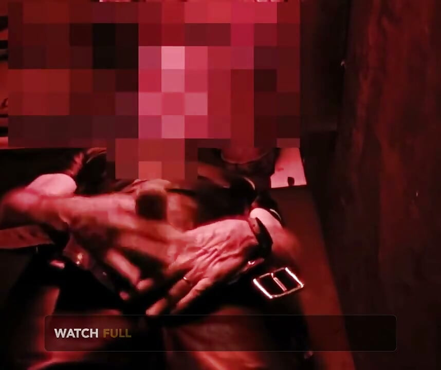Fuerte corrida después de cruising el cuarto oscuro