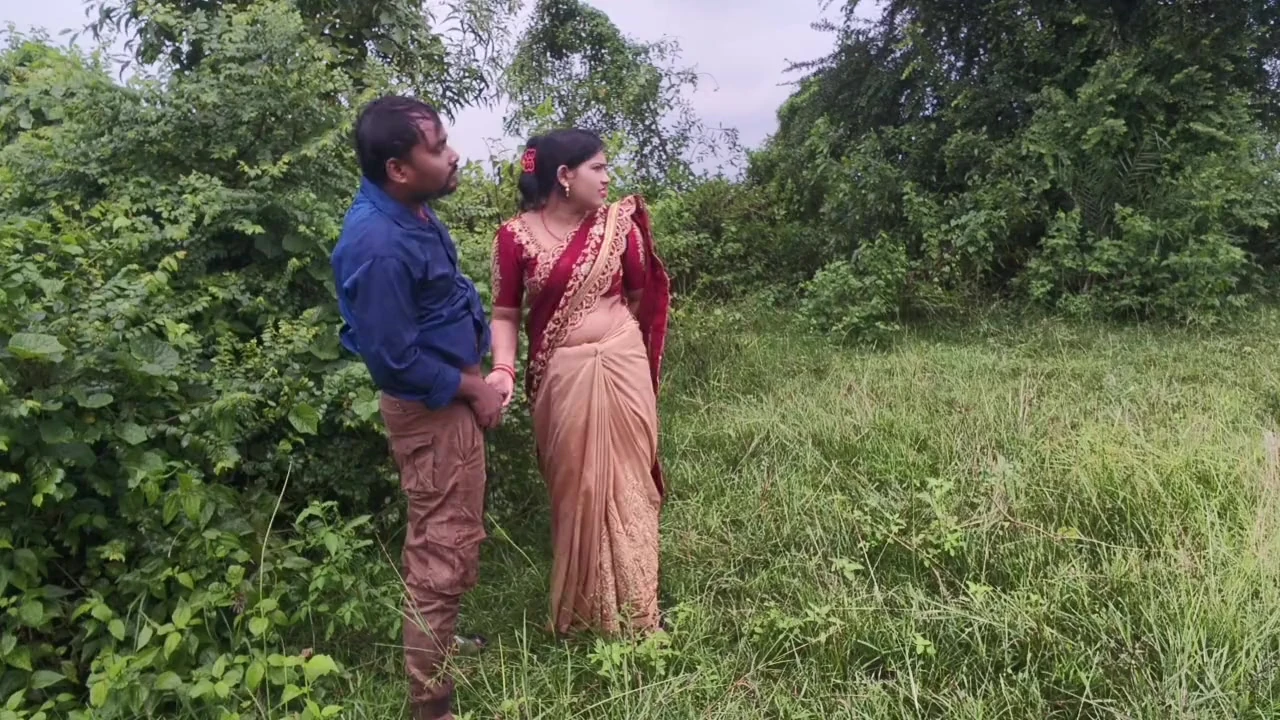 Odia village house wife hard – core fuck with her boyfriend in forest, odia wife sex in outdoor forest