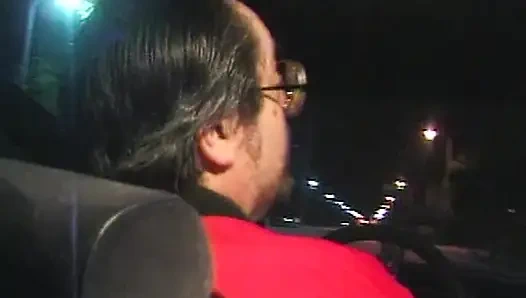 Wilde Taxifahrt: Heiße Blonde im Auto