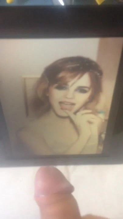 Cum tribut emma watson