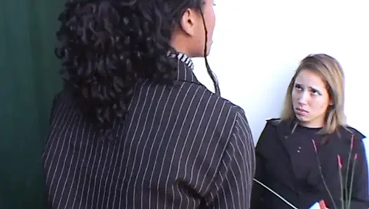 Gadis-gadis ekstrem lagi asik kencing dan telan sperma