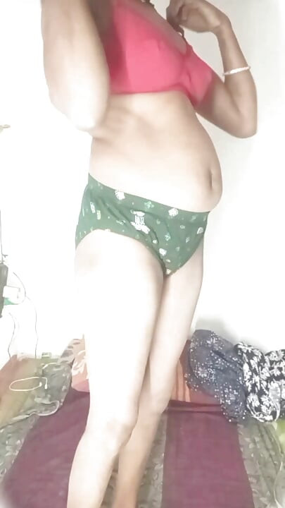 Hot Romantic Scane | Feel The Love Energy