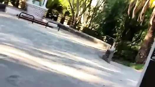 Azgın kız kilisede Tanrı yerine amını düşünüyor