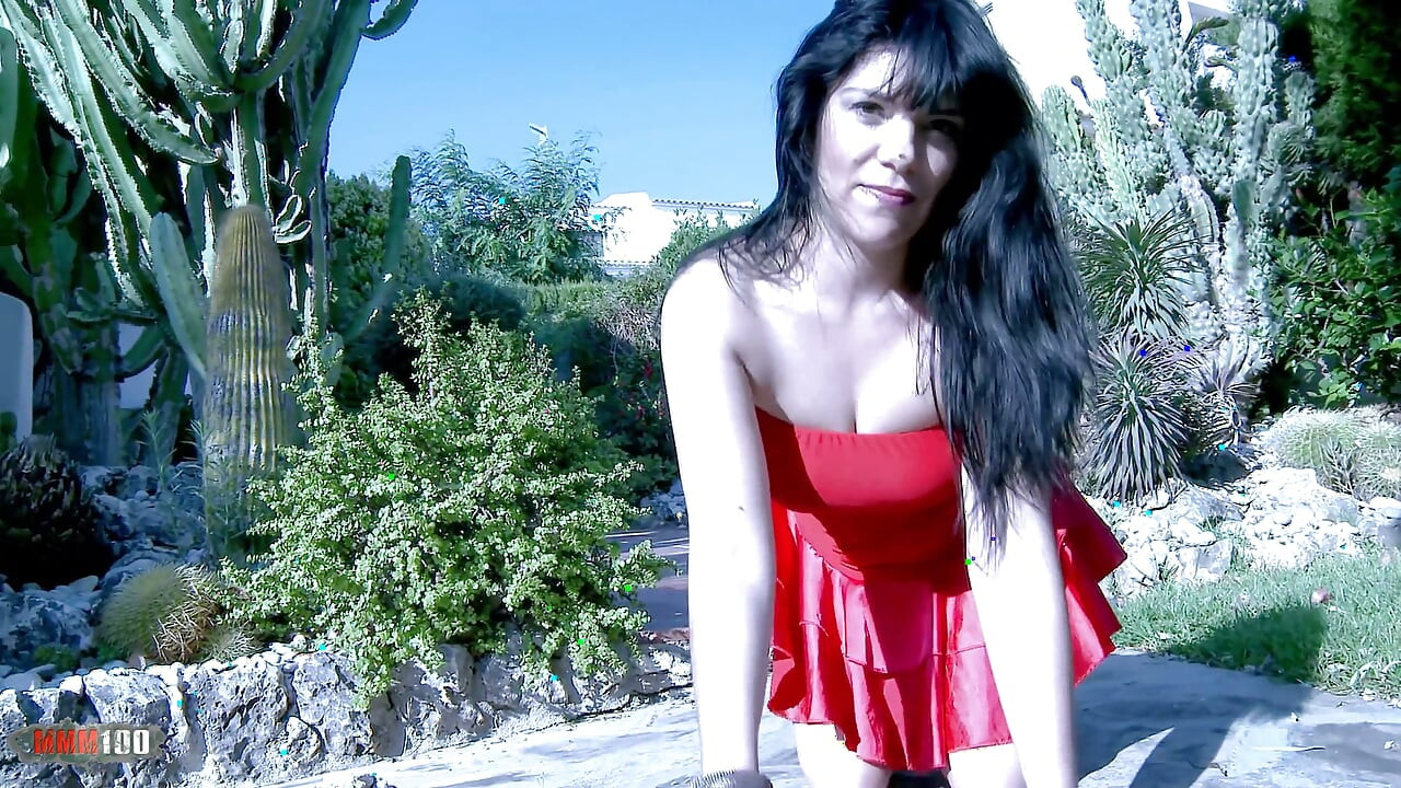 Sandra Canaria: Nice MILF with Big Boobs Sandra Canaria Stripping
