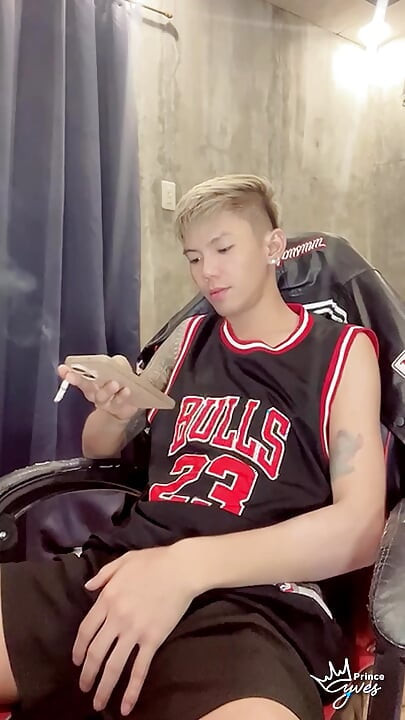 Horny Filipino Inked Twink Jerking off