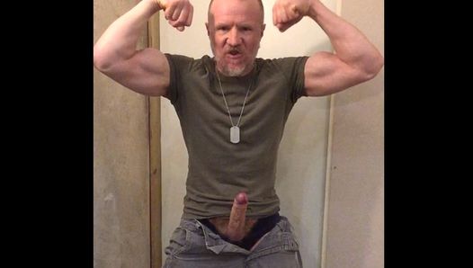 Muscular army guy is ready to fight, flexing big biceps and shooting cum – ready to fight!