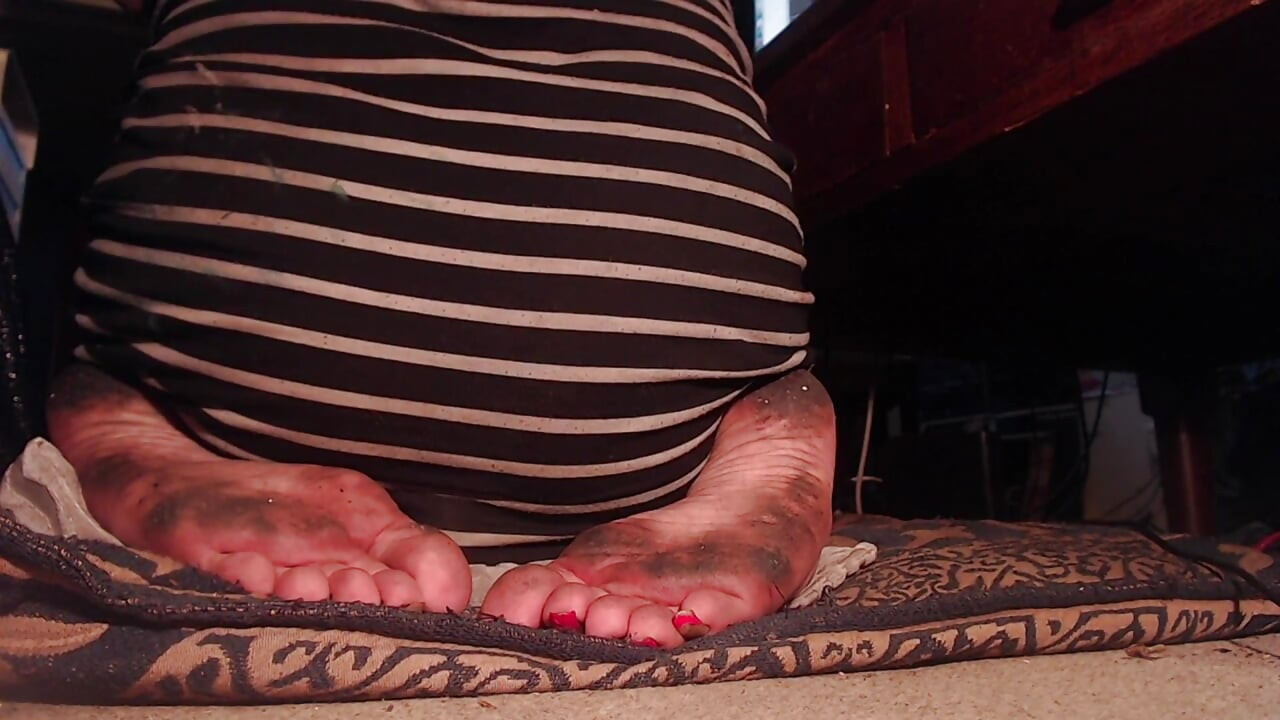 Dirty Sissy Maid Feet Comp