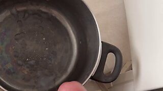 Cum in pot