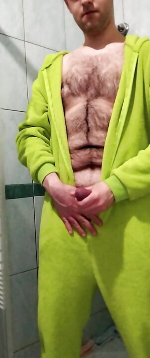 Grinch shower time