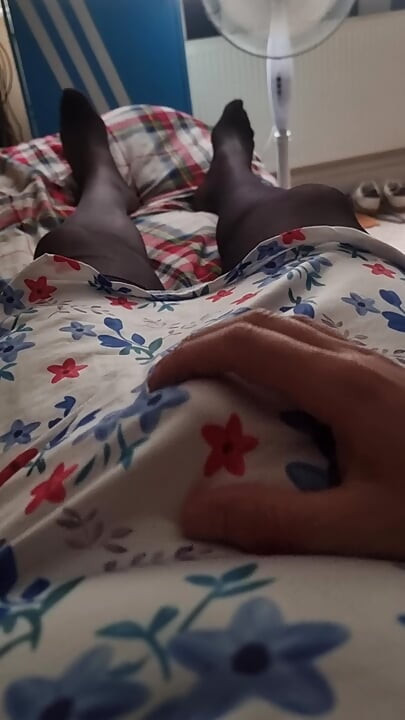 καυλιάρης και μόνος