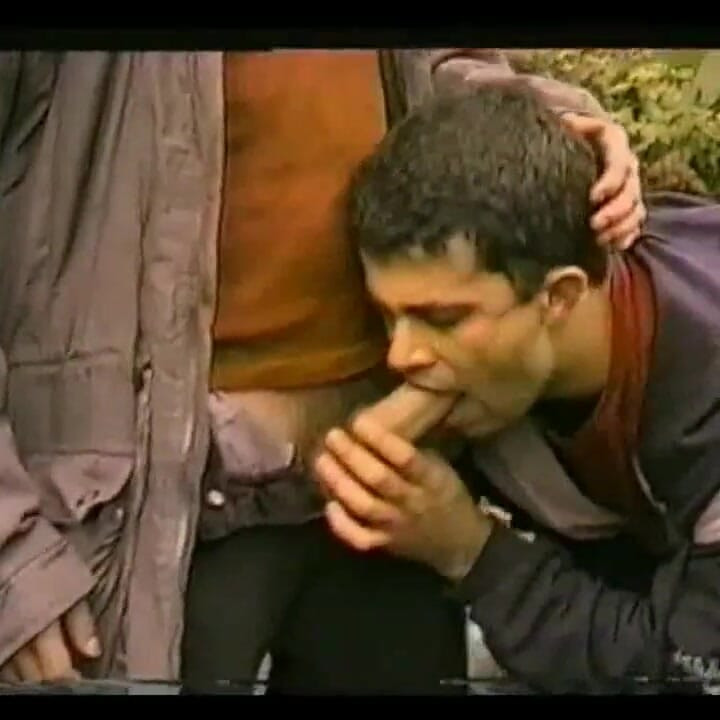 Twink在森林里被熟女干