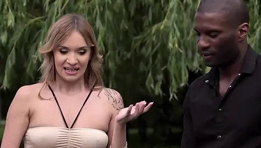 Sarışın Hatun Yoğun Irklararası Sikişte Büyük Zenci Yarağını Alıyor