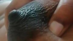 Шри-ланкийская 18+ девственница дези мастурбирует
