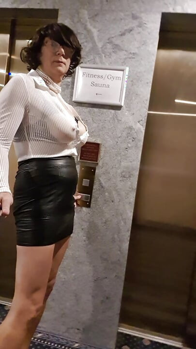 Secretary with big tits frivolous in hotel