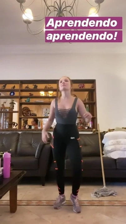 larissinha dancando 21