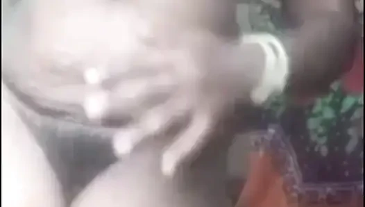 Aunty is oiling her pussy