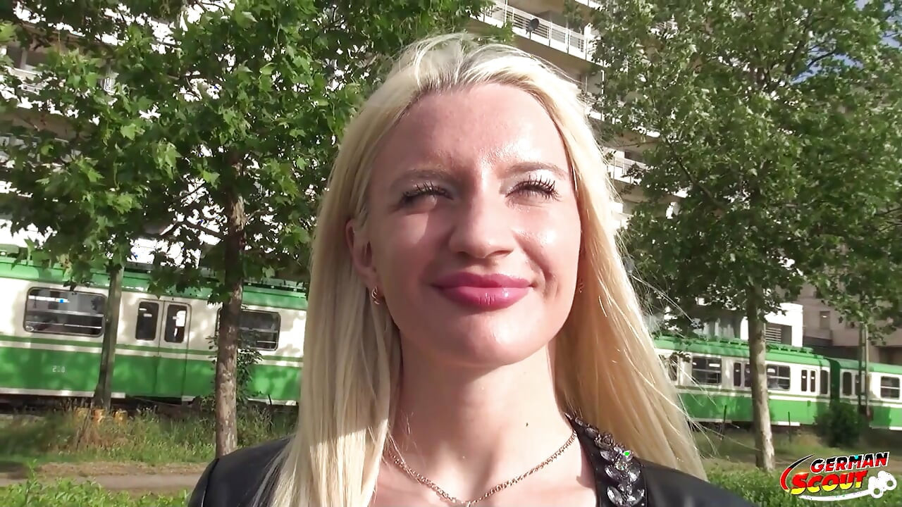 Німецький скаут - ангел коледжу Життєво важливий