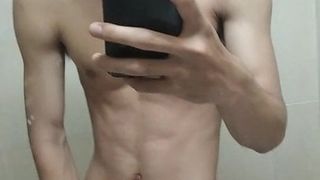 Menino chinês masturável com pau sexy