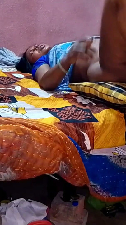 Desi Maidam Ke Sat Bohat Maja Liya Raat ko | Clip 1